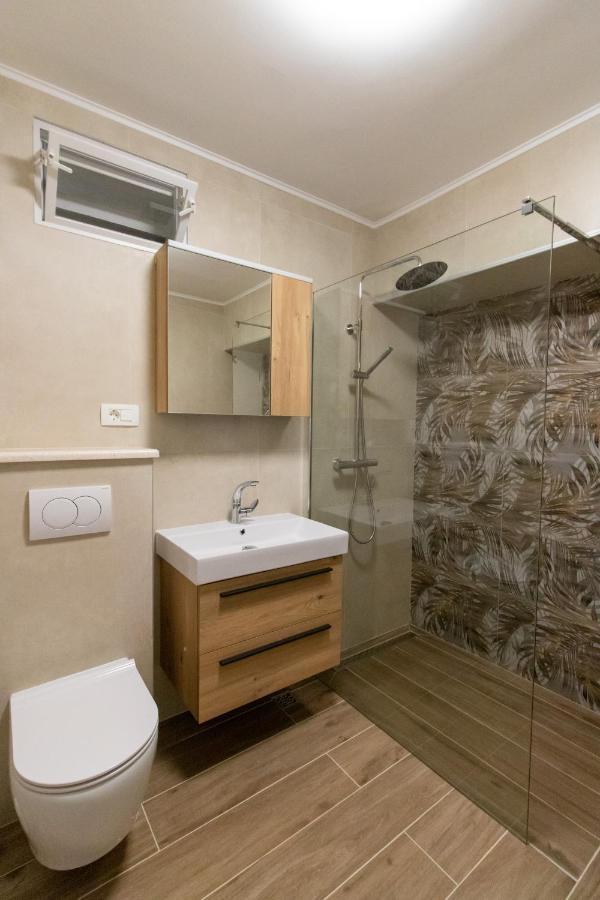 Lily Split Center Apartment Exterior photo